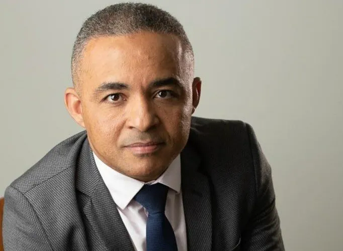 A CONTA QUE NÃO FECHA: SESAU PAGA ALGUNS CONTRATOS E DEIXA TRANSPORTE INTER-HOSPITALAR À ESPERA DESDE FEVEREIRO DE 2026.