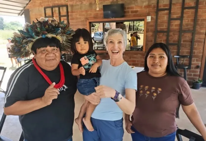 Sônia Bridi conhece turismo sustentável do povo Paiter Suruí em visita a Rondônia