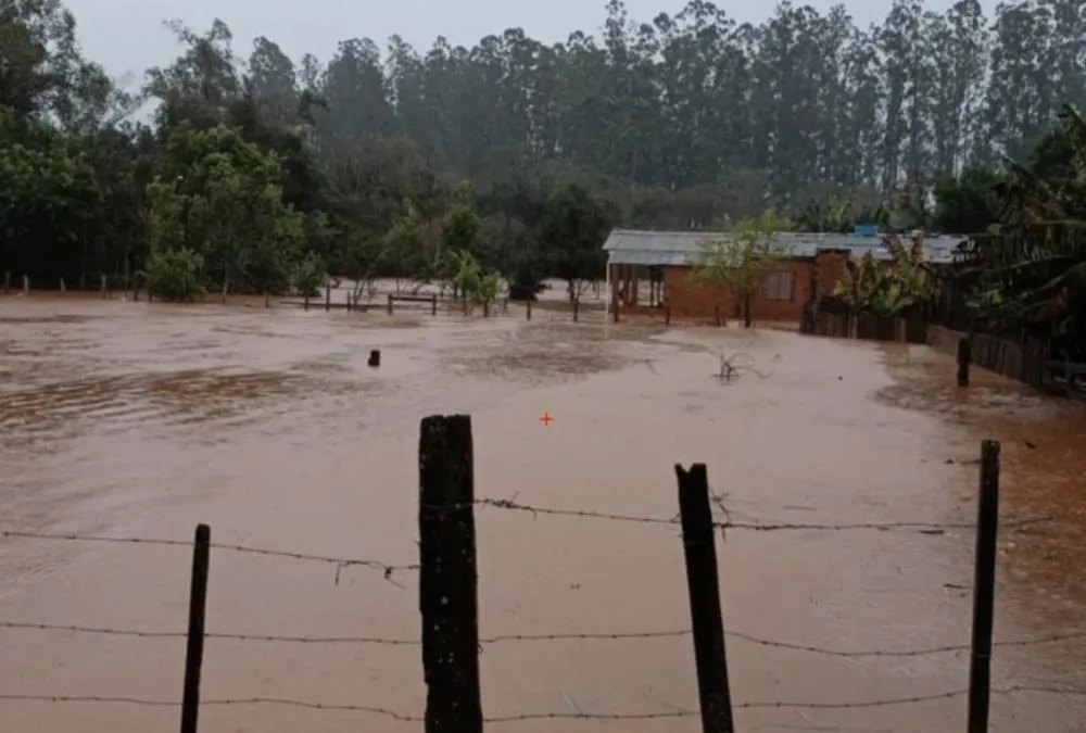 Defesa Civil alerta para novo risco de chuva intensa e alagamentos entre terça e quarta no norte e noroeste do RS