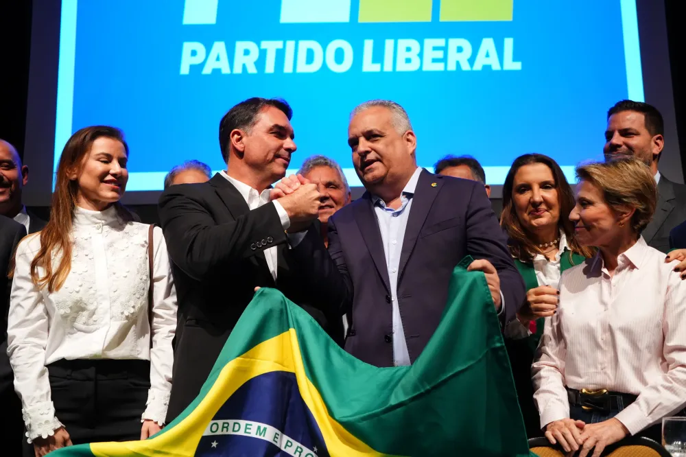 Vittor Sales/Divulgação campanha Flávio Bolsonaro