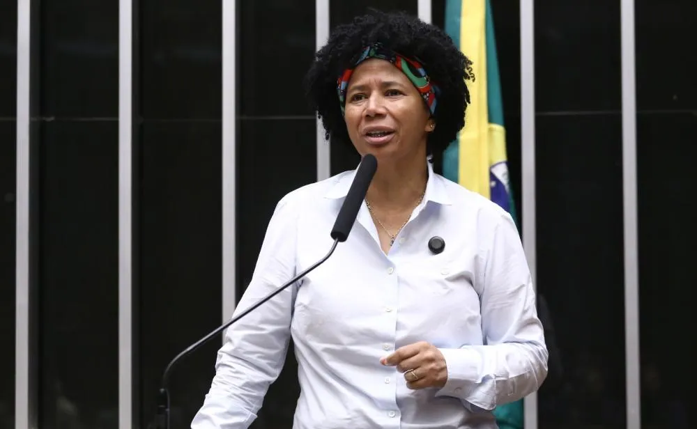 PEC 47 avança na CCJ e Sílvia Cristina é a única deputada de Rondônia presente na votação